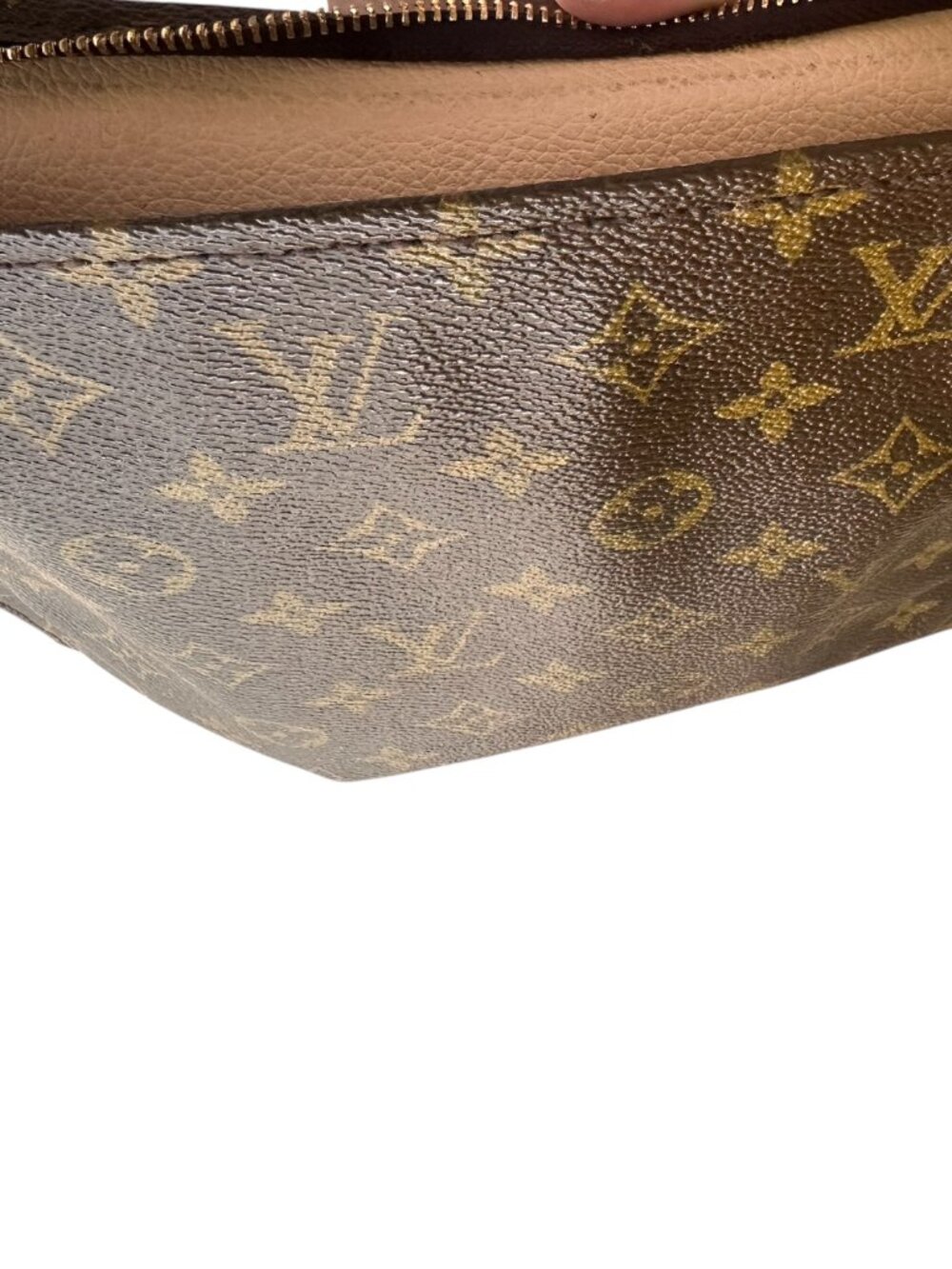 Louis Vuitton Toiletry Pouch 26 Classic Monogram Canvas And Leather - Picture 11 of 16